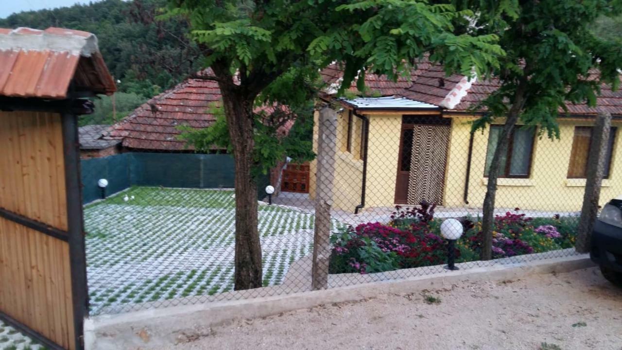 Guest House „Ivanovata House” Yanovets Экстерьер фото